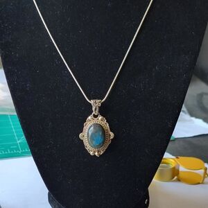 Elegant Silver and Laboradorite Necklace